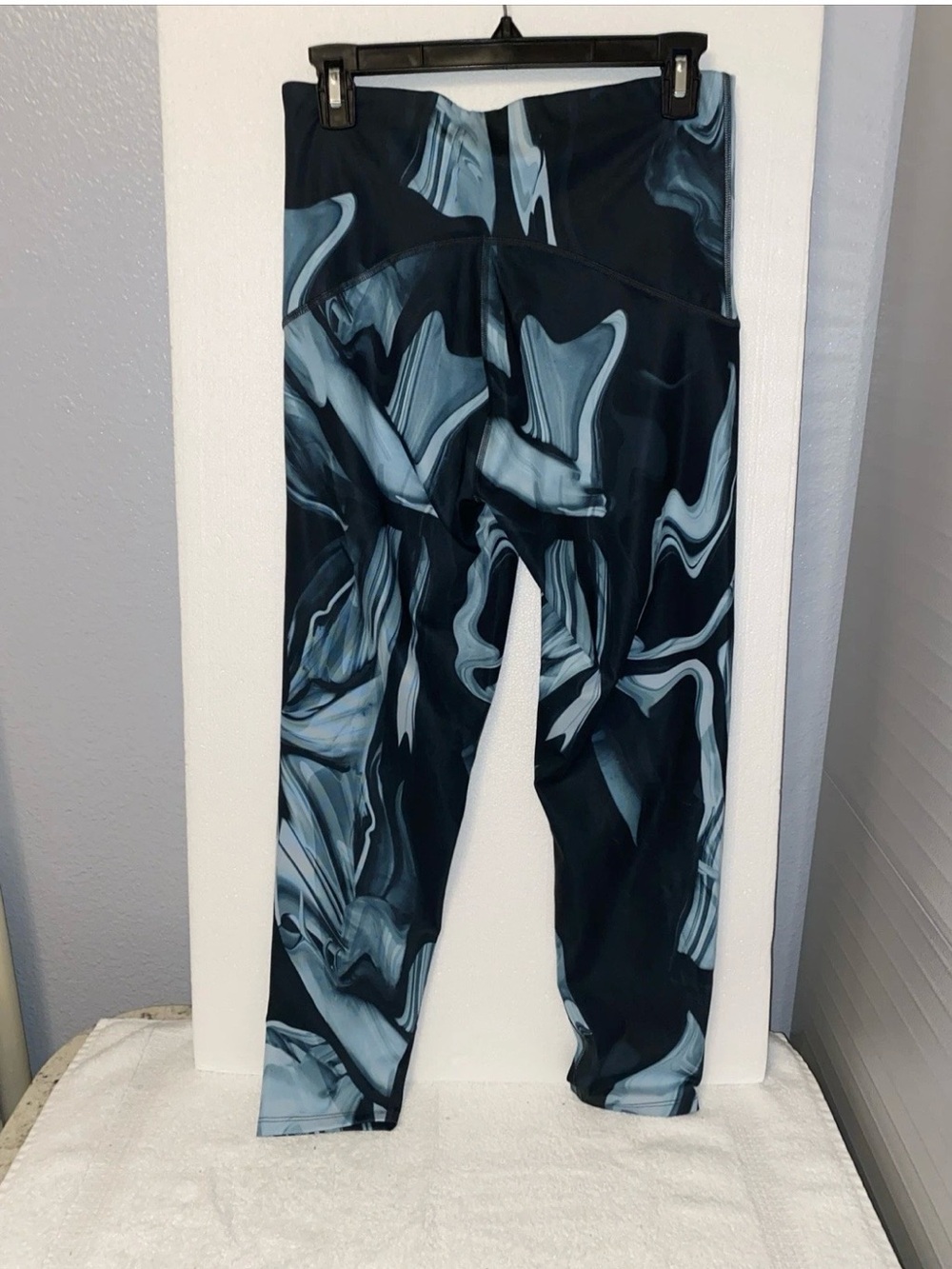 SPANX Booty Boost leggings Marbled Blue/Black Sculpting